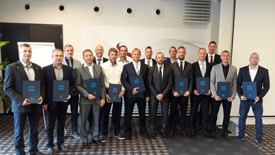 Átvették diplomájukat az UEFA Goalkeeper A képzésen végzett hallagatók